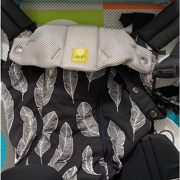 Sold-Lillebaby All-seasons baby carrier with feather print - Picture 4 of 5